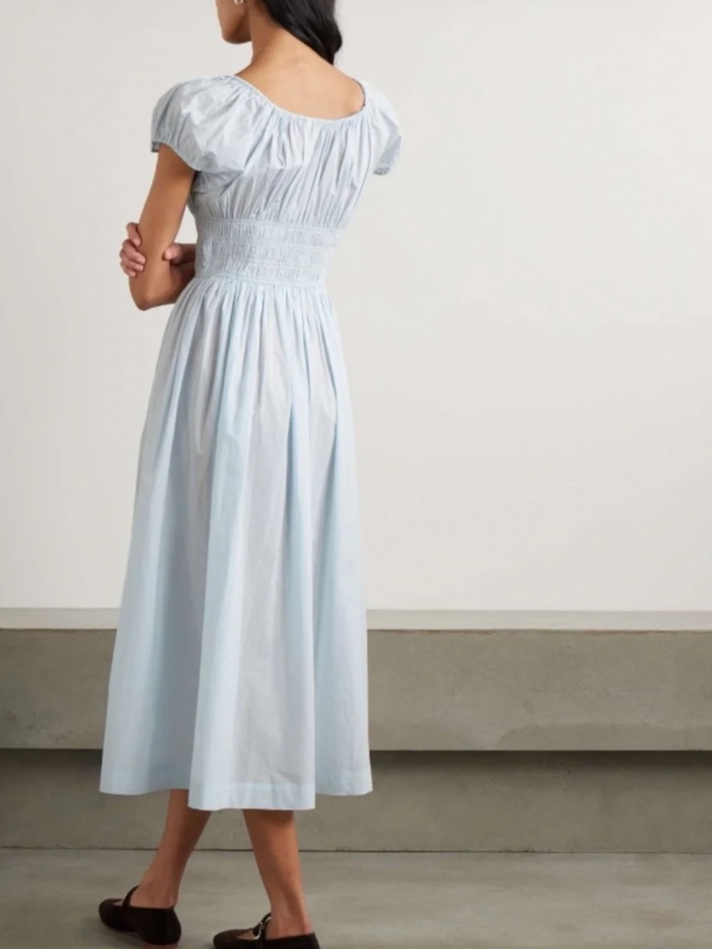 Doen Quinn Tie Detailed Shirred Organic Cotton Poplin Midi Dress in Alice Blue - Picture 2 of 8